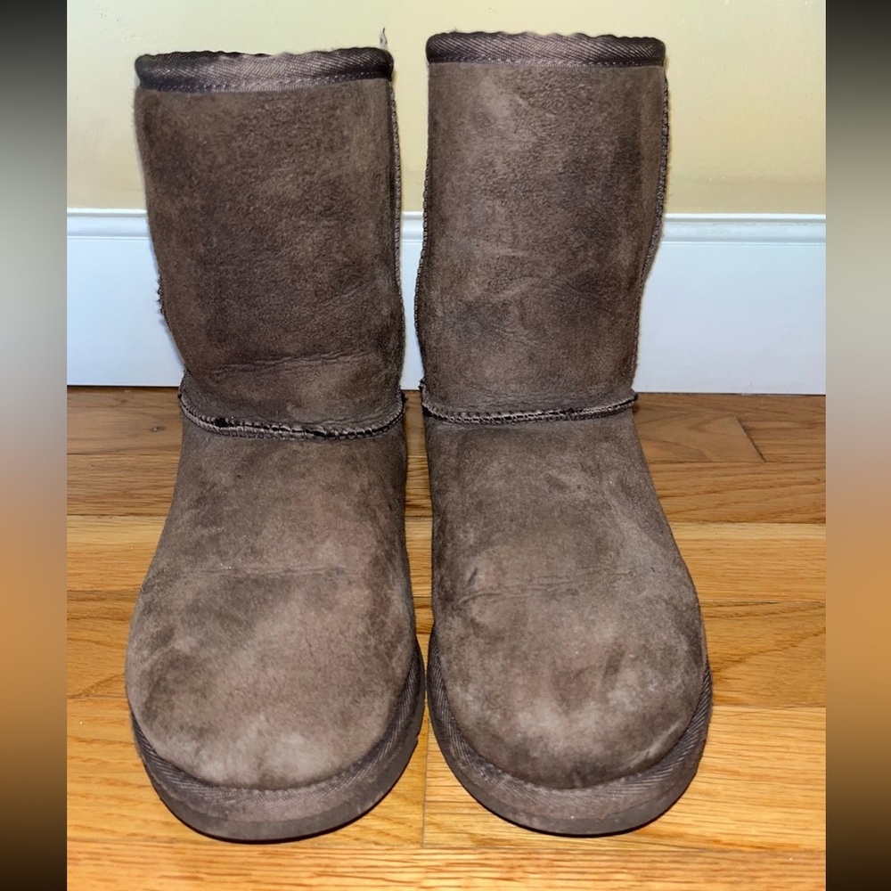 UGG Australia Classic Boot - Picture 5 of 5